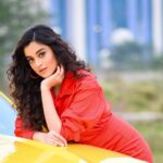 Darshana Banik Instagram – Hey, look at me and talk 😉
@sourav.dutta.kolkata
@kajuguhaofficial
@kiara_sen111
@optimisticaamrapali96