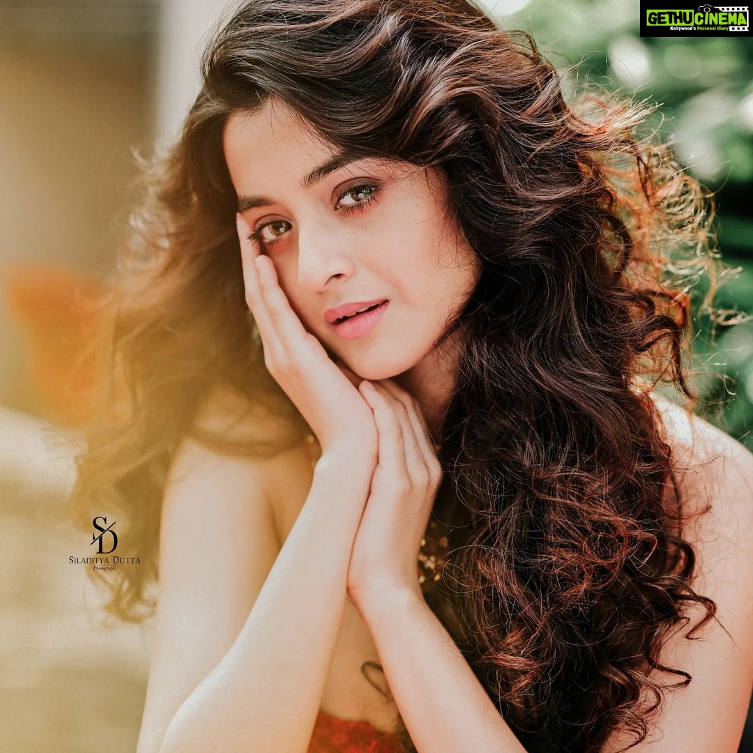 Darshana Banik Instagram - Face : @darshanabanik Photo : @siladitya_dutta . . . . . . . . . . . . . . . . . . . . . . . #actress #photoshoot #fashionblog #fashionblogger #fashionmagazine #portraitsgames #styleblogger #portraitspg #portraitsmood #photooftheday #fashionblogger_de #portraitphotography #fashiondiaries #fashioneditorial #fashionphotography #fashionwoman #ootd #ootdfashion #portraits #portraitpage #styleinspiration #portraitmood #fashionaddict #wiwt #moodygrams #incredibleindia #nikonz6ii #fashionphotographer #instafashion #NikonIndiaOfficial AltAir - Capella