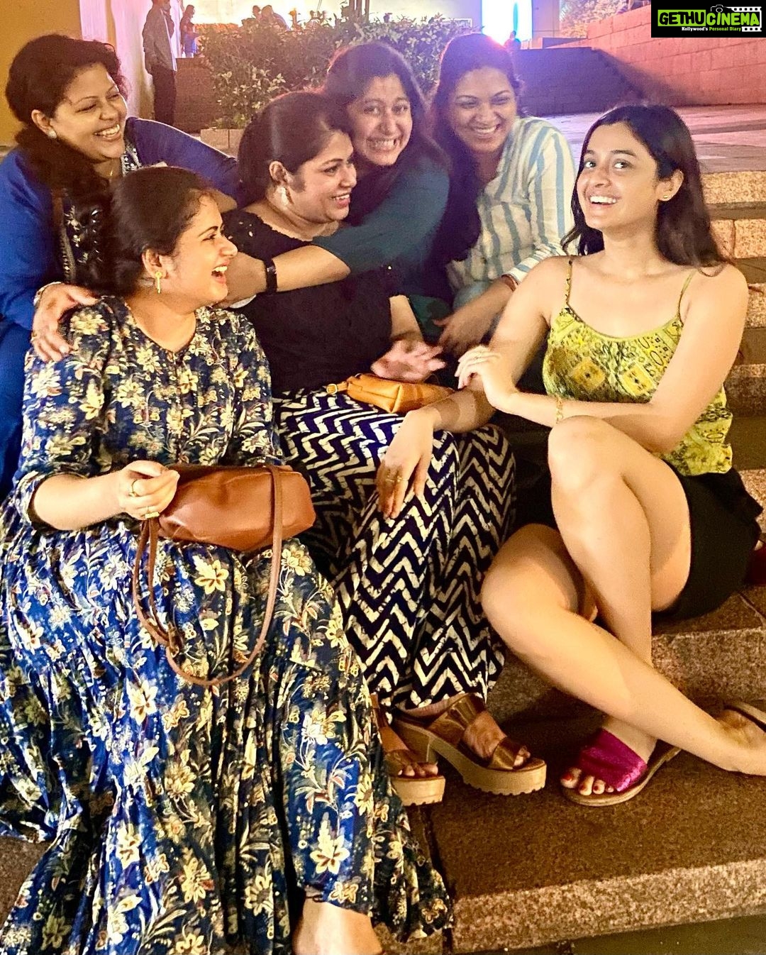 Darshana Banik Instagram - Swipe left to see how we recreated a picture,taken in 2017 (the last picture in this carousel) ๐ฌ๐๐ My constants for more than 21 yearsโฆ #sunday