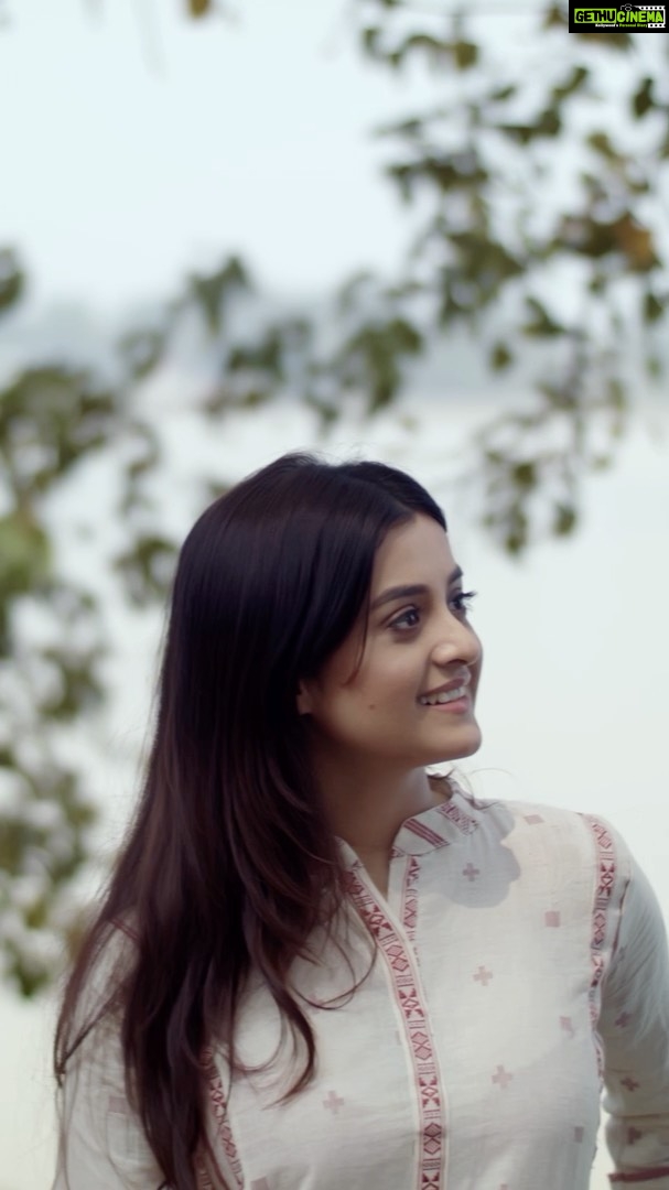 Darshana Banik Instagram - হাজারো মিথ্যের মধ্যেও যে ভালোবাসা টা বেঁচে থাকে, সেটাই আসল সত্যি।" Presenting the Official Trailer of "Olpo Holeo Sotti". A Film By @soumojeet_adak and team. Presented by 𝐀𝐧𝐤𝐢𝐭 𝐃𝐚𝐬 & 𝐒𝐮𝐫𝐞𝐬𝐡 𝐓𝐨𝐥𝐚𝐧𝐢 Produced by @roop_production Feat.: @i_sauravdas @rishav_for_you @srijani_mitra শীঘ্রই আসছে শুধুমাত্র সিনেমা হল -এ।