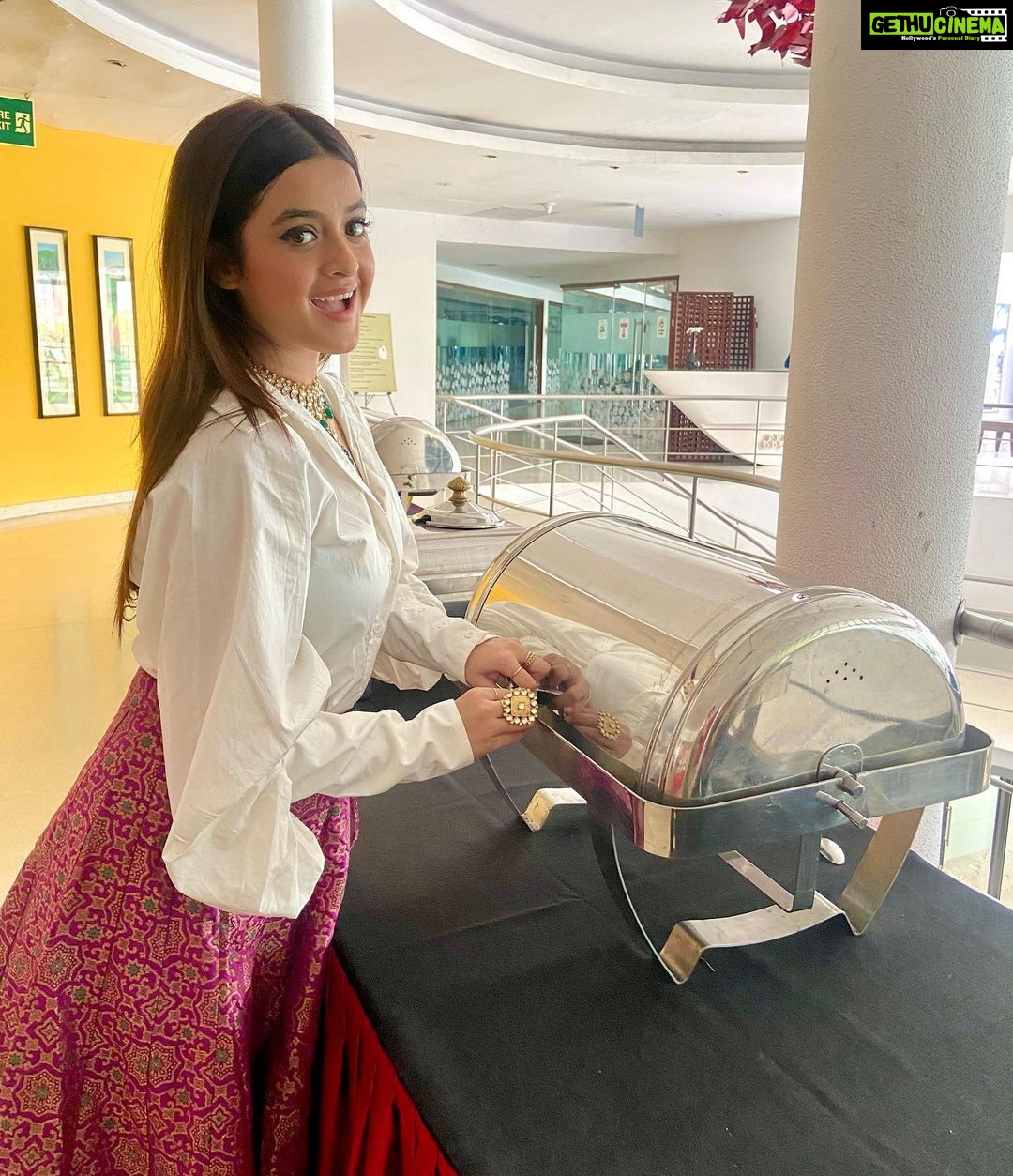 Darshana Banik Instagram - Ways to my heart : 1. Buy me food 2. Make me food 3. Be food 😃 #foodmakesmehappy #worldfoodday 🌎 #savefood #dontwastefood Club Verde