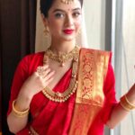 Darshana Banik Instagram - Durga Puja Ashtami went well. How about you? Tell me in comments. Morning spent time with family and neighbours. Evening had a gala time with my girl gang. #DurgaPuja #durgapuja2021 #igdurgapujo #Ashtami #DurgaAshtami Team : @mainak.mk_up @kiara_sen111 @im_bhaskar_babai #bengali #saree #fashion #ethnic #bangali #bengaligirl #bengalilook #traditional #festivalfashion #festival #festivelook Kolkata - The City of Joy