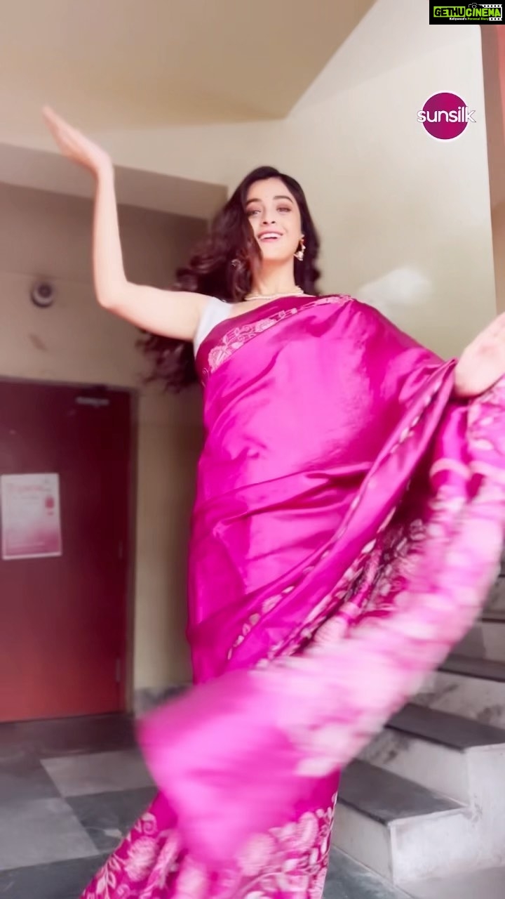 Darshana Banik Instagram - Hi girls… it’s time to share your #Pujolook, use this audio, create the reel and join #SunsilkGirlGiri Pujo song ( @sunsilkindia ) #Pujo2022 #Westbengal #Kolkata #durgapuja