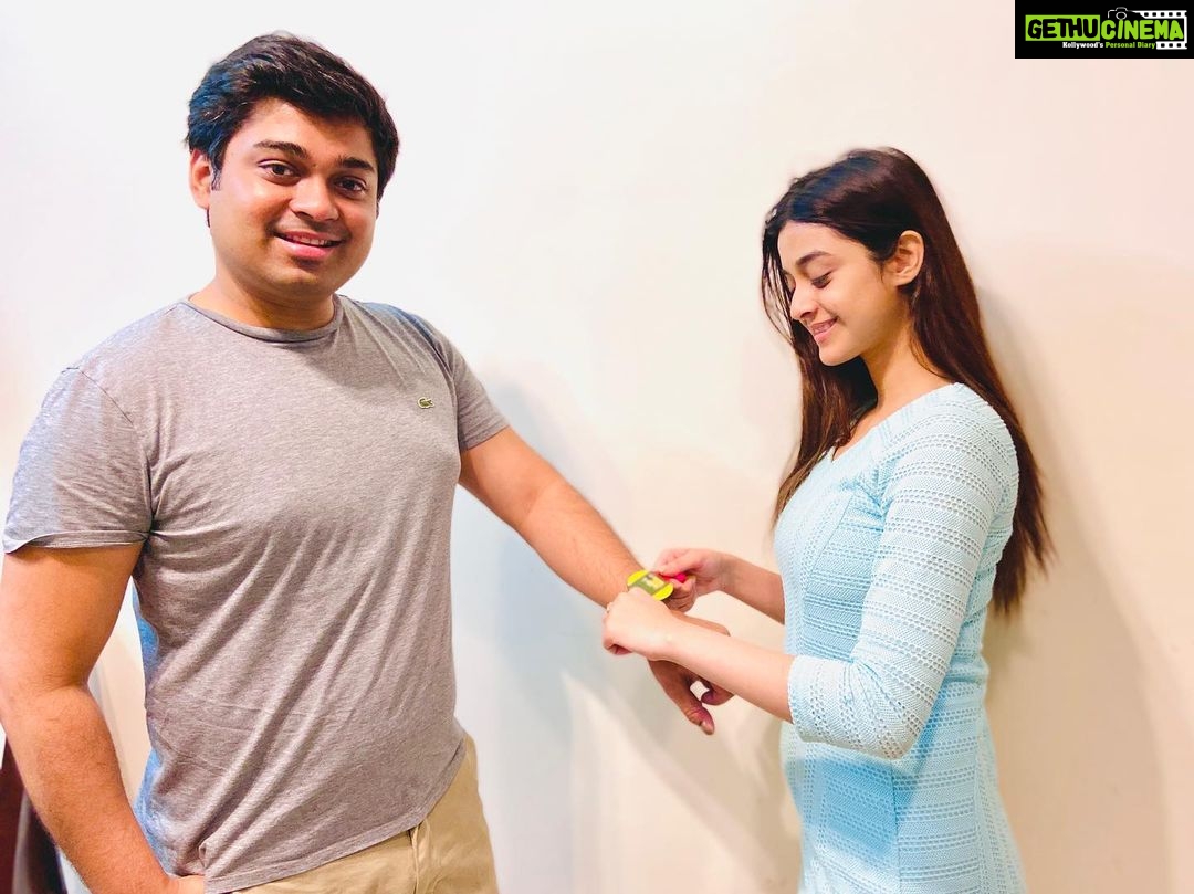 Darshana Banik Instagram - #happyrakshabandhan 🌼 #throwback Clicked by- @lifewithshri
