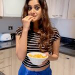 Darshana Banik Instagram – #wednesday is a #cheatday ??
My kinda #diet 🤣