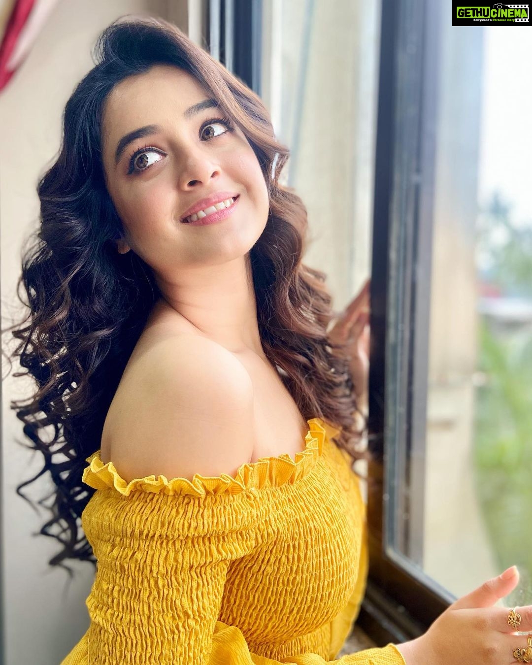 Darshana Banik Instagram - How wonderful yellow is It stands for the sun… #tuesday #tuesdayvibes #yellow #behappy