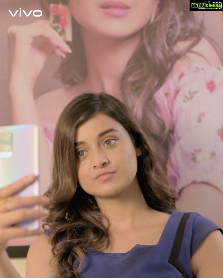 Darshana Banik Instagram - Are you looking for the best features of smartphone photography with the best of looks? I tried my hands on #vivoX60Series and now it is your turn to check it out #vivowb #PhotographyRedefined @theprofilepick @sonam_makeupartist
