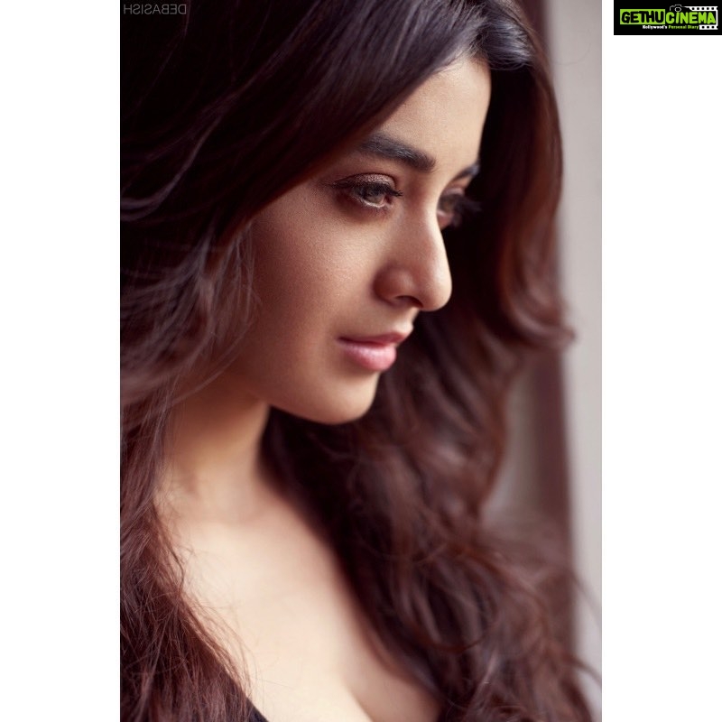 Darshana Banik Instagram - …….it’s always what you see beyond it… @debasishbiswas_photography @sonam_makeupartist