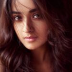 Darshana Banik Instagram - I just need you and some sunsets .... @debasishbiswas_photography @sonam_makeupartist