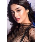 Darshana Banik Instagram - We meet no ordinary people in our lives 🖤 @sourav.dutta.kolkata @sumanmakeupartist @ginni_love21 @optimisticaamrapali96 @kiara__sennnn