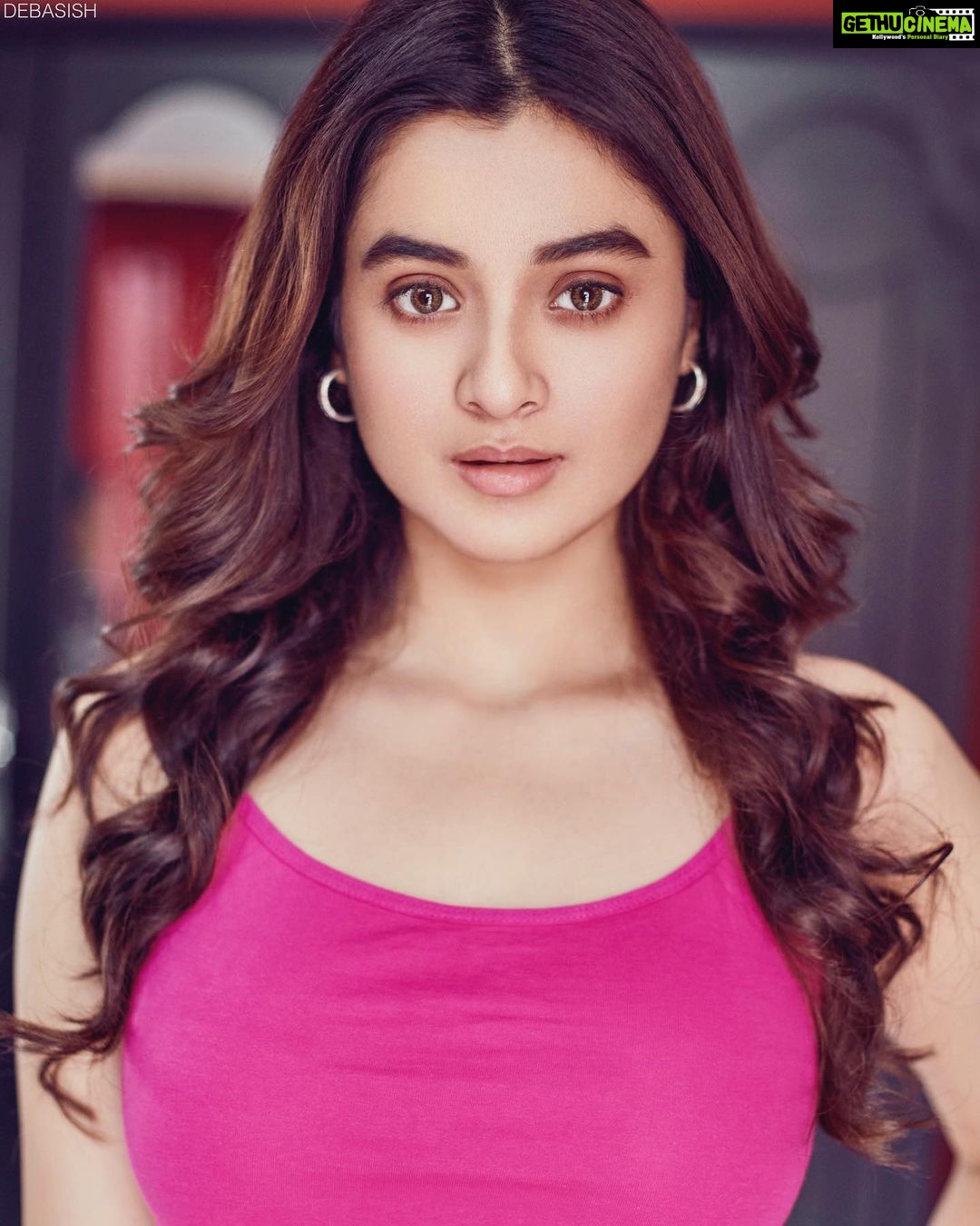 Darshana Banik Instagram - Tuesday isnβt so bad, itβs a sign that I survived Monday.πππ€π @debasishbiswas_photography @sonam_makeupartist #tuesday #tuesdayvibes #instagood #staypositive #staystrong #instadaily