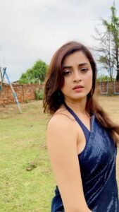Darshana Banik Instagram - 😂🤣 Seedhi baat 😃
#reels 
#reelsinstagram 
#reelitfeelit 
#reel 
#reelkarofeelkaro
@sumanmakeupartist  @horeayan