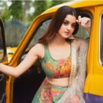 Darshana Banik Instagram - 🌹 @sourav.dutta.kolkata @sahababusona @ginni_love21 @kiara__sennnn