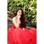Darshana Banik Instagram - Be the woman you would look upto ... @siladitya_dutta @kiara__sennnn @ig_baishakhi @gini_love21 @bipradip_chakraborty AltAir - Capella