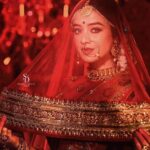 Darshana Banik Instagram – Be loyal to the royal within you. ❤️

@siladitya_dutta 
@bipradip_chakraborty 
@lipiz_makeupstudio_academy 
@diptarupdas Kolkata – The City of Love