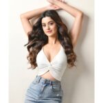 Darshana Banik Instagram - Sunday ☀️ mood @somnath_roy_photography @kiara__sennnn @mainak.mk_up