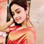 Darshana Banik Instagram - At a friend’s wedding 💞 Wearing: @moheyfashion Salt Lake City, West Bengal, India