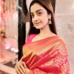Darshana Banik Instagram - At a friend’s wedding 💞 Wearing: @moheyfashion Salt Lake City, West Bengal, India