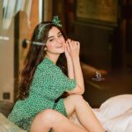 Darshana Banik Instagram - Whatever makes you smile, keep it ❤️💚 @siladitya_dutta @kiara__sennnn @abhijitpl2 @priyadas_hairstylist @bipradip_chakraborty JW Marriott Hotel Kolkata