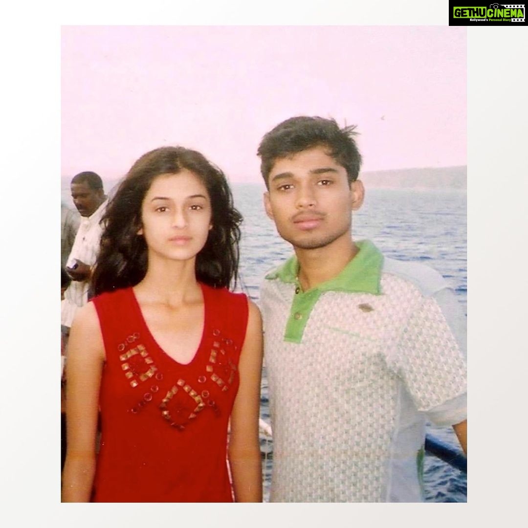 Darshana Banik Instagram - Jomer duare porlo kanta, Jamuna deye Jom’ke phonta, Ami di amar bhai’ke phonta —— Sharing a pic of me and my brother from our Andaman Trip. Back then I was in school and he was attending Engineering college. Missing my brother so much today. Its been so many years that we have not celebrated bhai phonta together. He works in San Francisco and I understand it is not feasible to come down on every festival. Hope next time we are together. Everyone enjoy #BhaiPhonta #Bhaidooj 💞 Andaman and Nicobar Islands