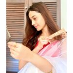 Darshana Banik Instagram - Best gift 🎁 I received before Diwali is a set of organic handmade goodies from @organicbindia which includes a rosewood comb, bamboo toothbrushes, natural loofah and cotton swabs. Organic handmade products are the best thing you can gift yourself and your family & friends. This saves the environment and helps local artisans. #organic #organicproducts #supportorganic #vocalforlocal #handmade #sustainable #sustainableliving #gogreen #savetheplanet #saynotoplastic