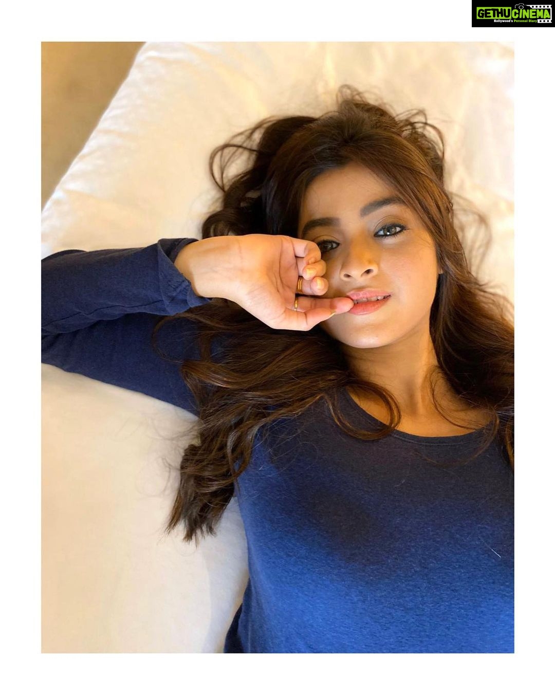 Darshana Banik Instagram - Monday Blues ? .... Nay Time to hustle. Mumbai, Maharashtra