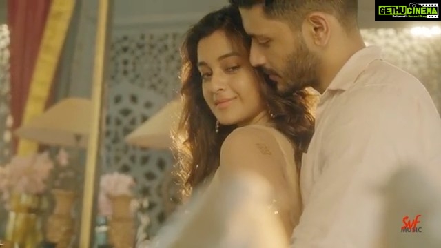 Darshana Banik Instagram - 💕কেন মেঘ আসে হৃদয়-আকাশে, তোমারে দেখিতে দেয় ন...💕 #MajheMajheTobo Releasing on Oct 2 on #SVFsocial Co 💫 @arjunchakrabarty Directed by @dhrubobanerjee9 Re-arranged & sung by @ArinArindom Releasing on Oct 2 on #SVFsocial @svfsocial @svfmusic @iammony #AnSVFMusicSingle #TheRajbariMusical #bengalisong #musicsingle #october #2ndoctober #musical #svf #svfmusic