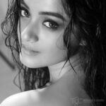 Darshana Banik Instagram - Look back n smile on perils past. @tathagataghosh @horeayan @nandamajumder