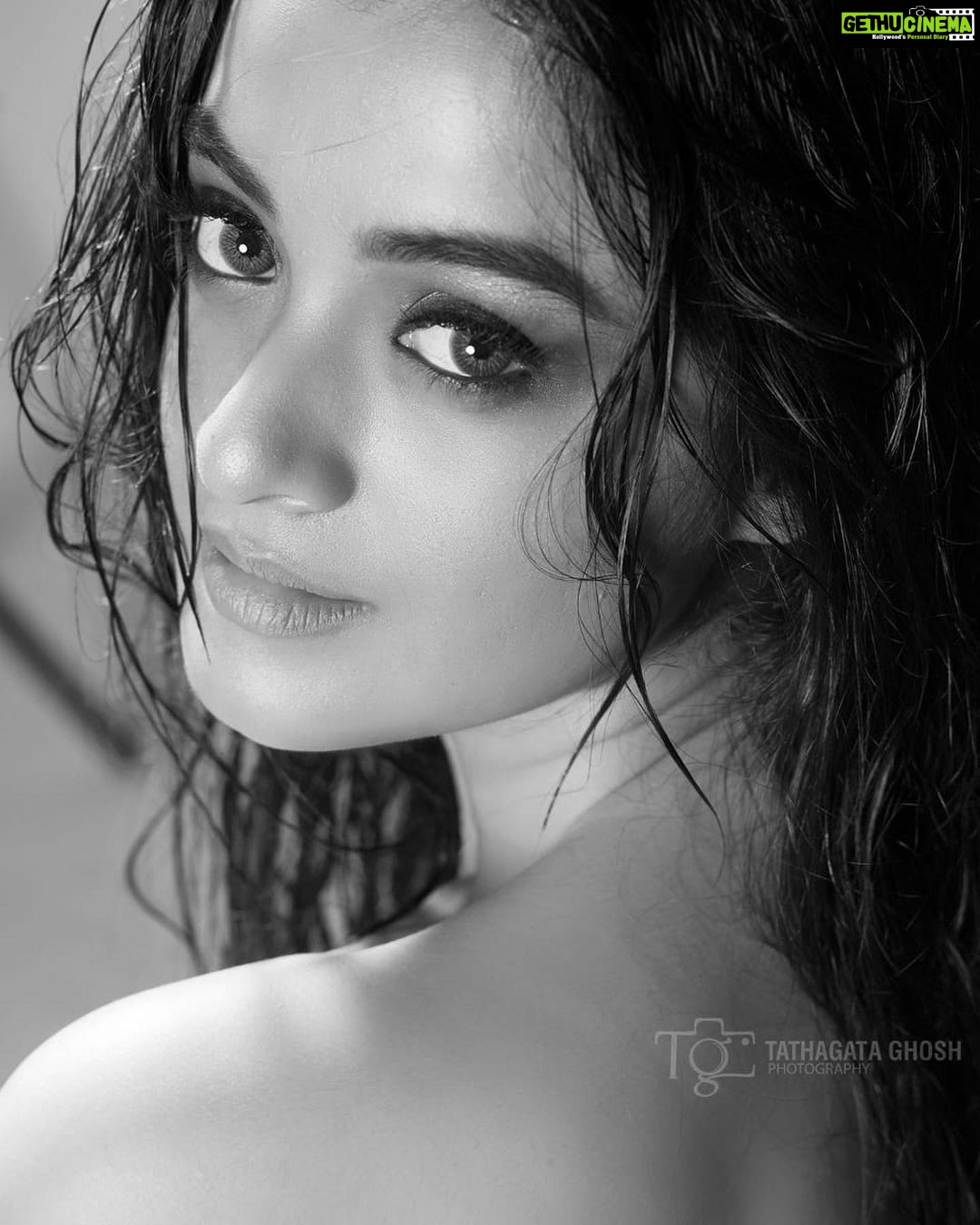 Darshana Banik Instagram - Look back n smile on perils past. @tathagataghosh @horeayan @nandamajumder