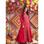 Darshana Banik Instagram - August always feels like the beginning of the festive season in India as we start preparing for upcoming festivities. This time its very different but nonetheless, we Indians will definitely find a way to make best of the situation. 🤞 💕 . Wearing @pinkcity2014 @anjalikanakia @makeupartist_prasenjit @nehagandhibinjrajka
