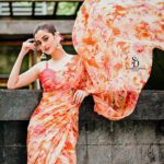 Darshana Banik Instagram - Six yards of pure grace,elegance and happiness (swipe left )❣️💓 @siladitya_dutta @bipradip_chakraborty @kiara__sennnn @abhijitpl2 @priyadas_hairstylist @tollyonline JW Marriott Hotel Kolkata