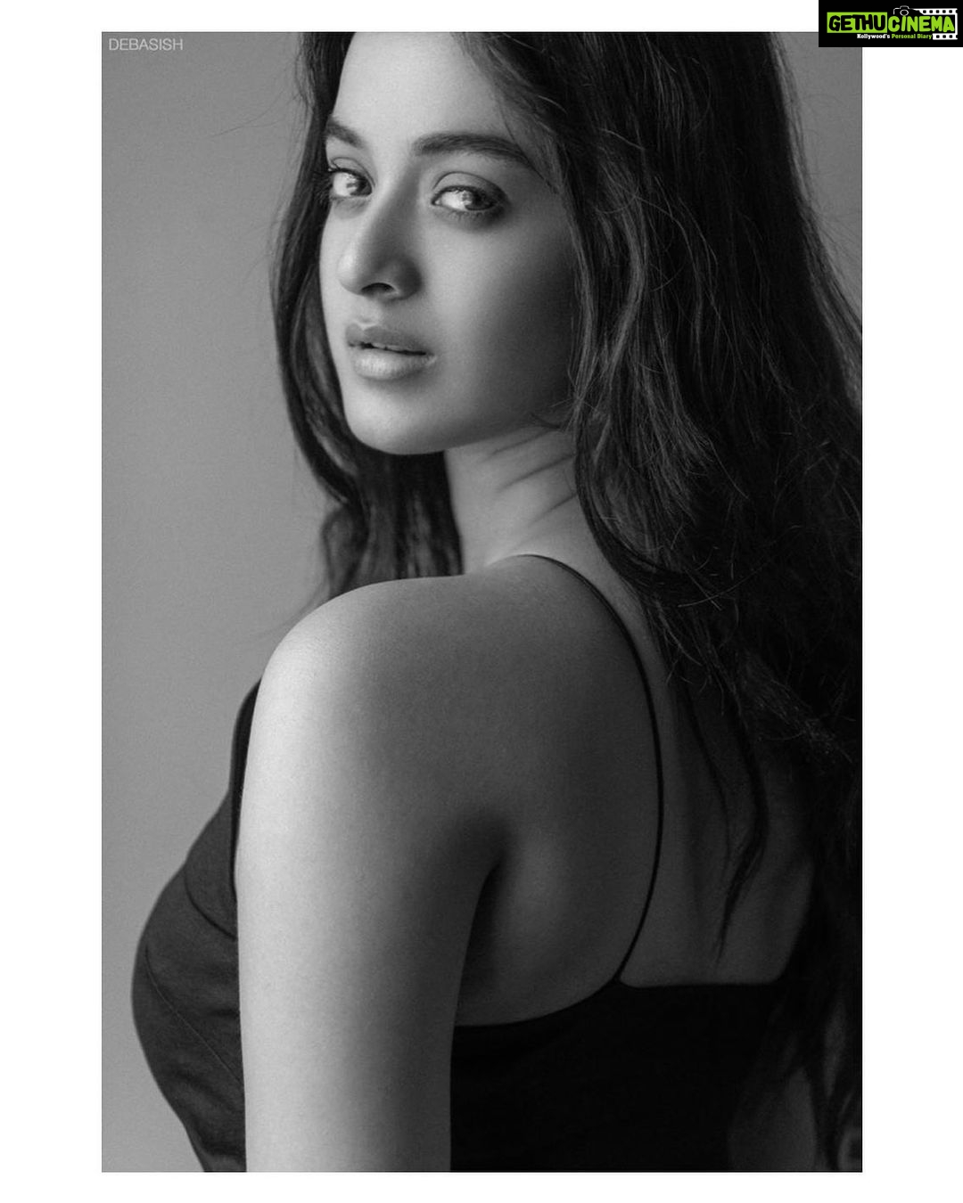 Darshana Banik Instagram - Challenge accepted @trishamazumdar @bakedbytrisha @gabapriya @lifewithshri @stylebytanvi #empoweringwomen #womensupportingwomen #womeninspiringwomen . Clicked by @debasishbiswas_photography