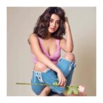 Darshana Banik Instagram - Today or tomorrow could be the day you’ve been waiting for. So hold on ✋#mondaymotivation @mainak.mk_up