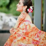 Darshana Banik Instagram - Six yards of pure grace,elegance and happiness (swipe left )❣️💓 @siladitya_dutta @bipradip_chakraborty @kiara__sennnn @abhijitpl2 @priyadas_hairstylist @tollyonline JW Marriott Hotel Kolkata