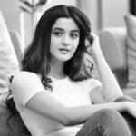 Darshana Banik Instagram - "Reflect upon your present blessings of which every man has many - not on your past misfortunes, of which all men have some". . . . . . . #StayHome #StayIndoor #StaySafe #Stayhealthy #life #jantacurfew #jantacurfew22march #home #socialdistancing #isolation #blackandwhite #blackandwhitephotography @somnath_royimage @sahababusona @gini_love21 Mumbai, Maharashtra