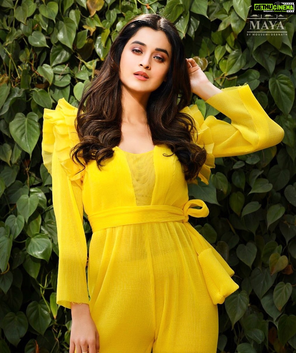 Darshana Banik Instagram - No winter lasts forever.. No spring skips its turn.. @somnath_royimage @mousumidebnath9006 @sahababusona @gini_love21 JW Marriott Hotel Kolkata