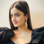 Darshana Banik Instagram - It’s in the eyes, always the eyes. . HMU - @mainak.mk_up Styling- @snehavermamakeup Outfit- @rureofficial Jewellery- @divinuscreations