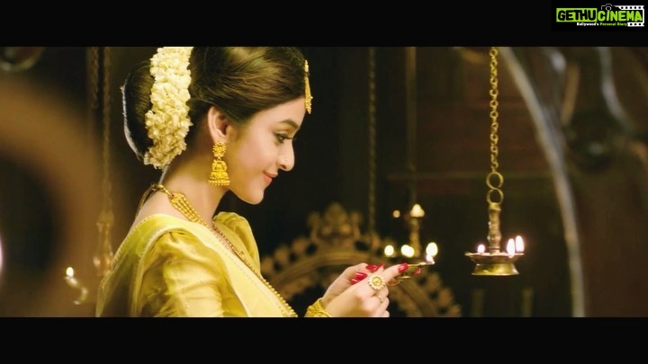 Darshana Banik Instagram - Sree Gokulam Gold & Diamonds Production House : Pixel5 Studio Director : Arun Rushdie DOP : Ashwin A Asst Camera : Jithin Das Music Director : Ashok T Ponnappan Editor- Pyarelal Malayil Costume Stylist : Smiji Kt Hair & Makeup : @Jijeeshmakeupartist