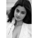Darshana Banik Instagram - Nothing is black or white. @sonam_makeupartist @debasishbiswas_photography Mumbai, Maharashtra