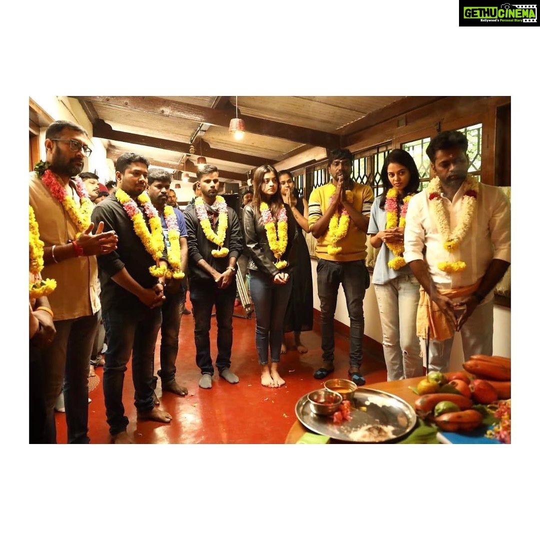 Darshana Banik Instagram - Few days ago started filming my first Tamil film with an incredibly fun team @bindu_madhavii @jeranjit @kavinrj_ 😇 . . . . #Tamil #TamilFilm #movie #puja #ooty Thanks Radhika,Venkat. Ooty
