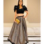 Darshana Banik Instagram – Dressed up for  #timesfoodawards @thetimesofindia .
HMU – @mainak.mk_up 
Styling- @snehavermamakeup 
Outfit & Clutch – @rureofficial 
Jewellery- @divinuscreations ITC Royal Bengal
