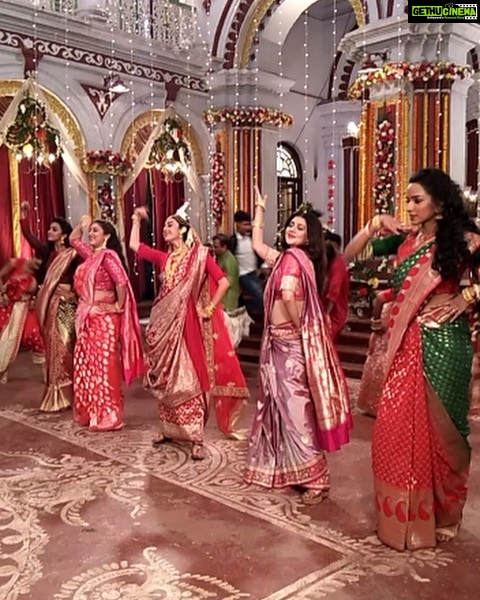 Darshana Banik Instagram - #bts #svf #svfmusic #nihar #dance #EkaiEksho #bridalmakeup #indianbride