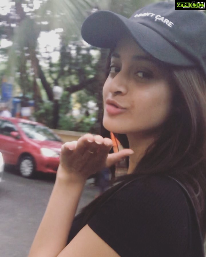 Darshana Banik Instagram - Aise hi., kahin, kisi gali mein 😜 Mumbai, Maharashtra