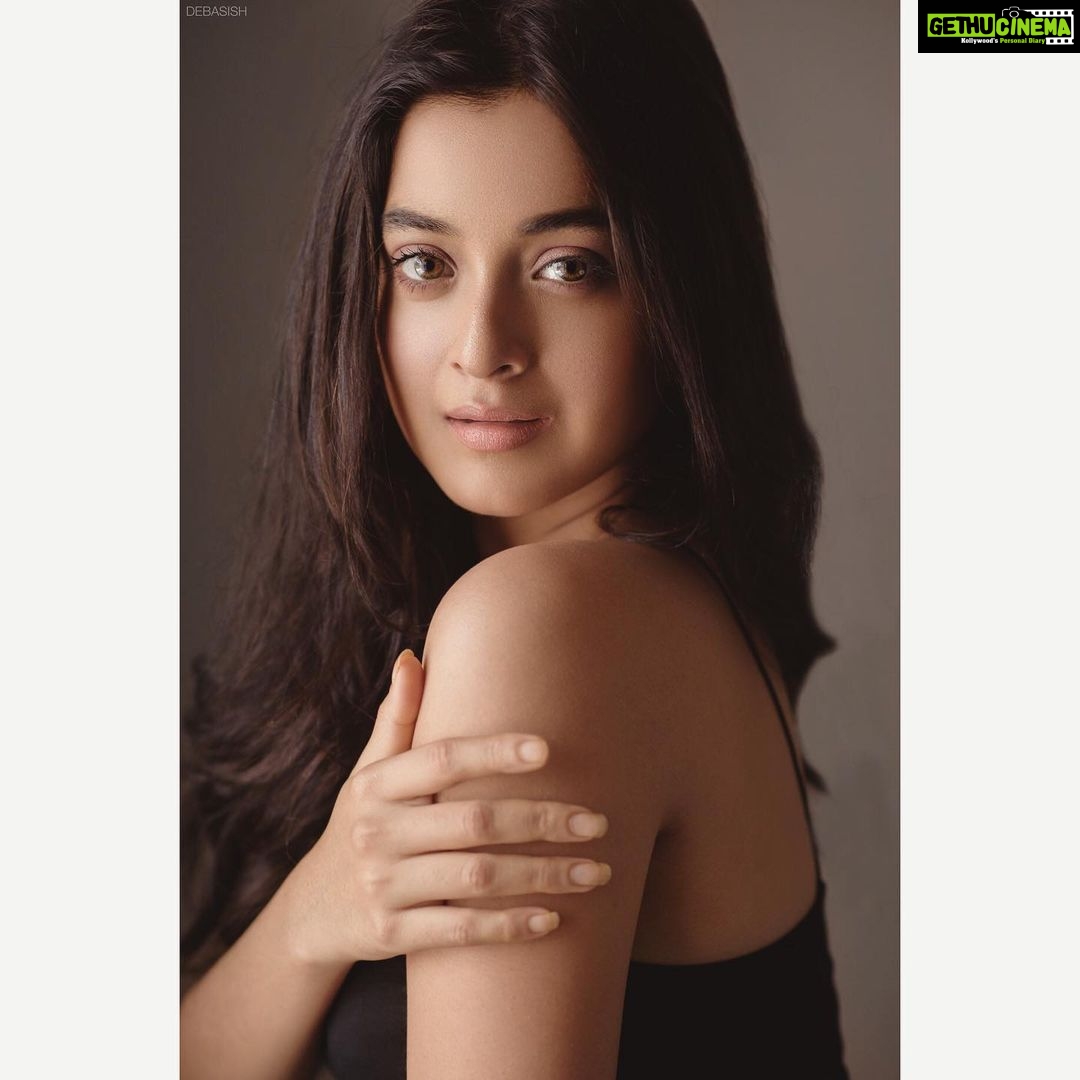 Darshana Banik Instagram - Love yourself more❤️ @debasishbiswas_photography @sonam_makeupartist