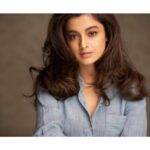 Darshana Banik Instagram - We may have many friends in life and family around, value each one of them but while doing so do not forget to be your own friend. When you take good care of yourself, you care better for others. #happyfriendshipday Mumbai, Maharashtra