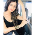 Darshana Banik Instagram - #throwback To mid schedule waiting game called ‘shoot yourself’ (pun intended 😀). . . Please excuse the randomly pinned hair. 🤦‍♀️ . . . #actorslife #darshanabanik