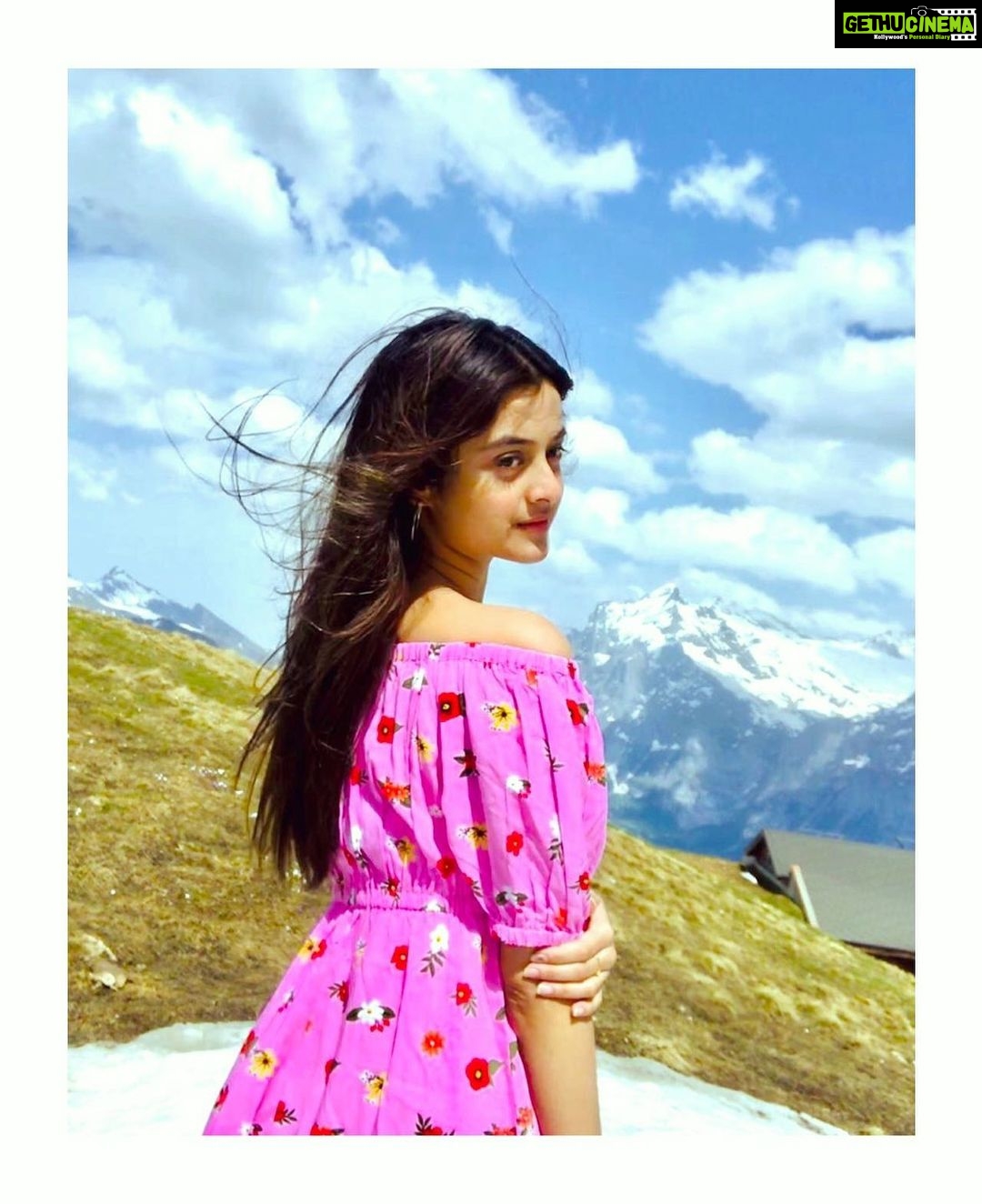 Darshana Banik Instagram - Lazy afternoon🇨🇭 #swiss #holiday #IndianTraveller Lauterbrunnen, Switzerland