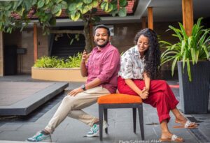 Darshana Rajendran Instagram - Many hours of promotions down and still smiling. Only for Jaya Jaya Jaya Jaya Hey.

With favourites @ibasiljoseph and @vipindashb 

Bindhu, thanks for letting me raid your personal and @ela_india clothes ❤️

📸: @sidhiqueakber