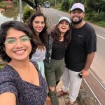 Deepa Thomas Instagram - Hey my beautiful people… 🥹🤍 @anarkalimarikar @amaldaliz @adhri_joe