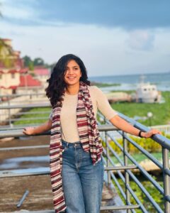Deepa Thomas Instagram - IT IS CRAZY HOW YOU BEING UNBOTHERED, BOTHERS PEOPLE!